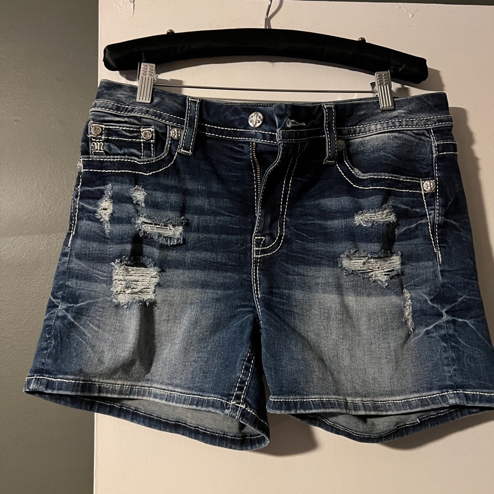 Miss Me Curvy Shorts 31